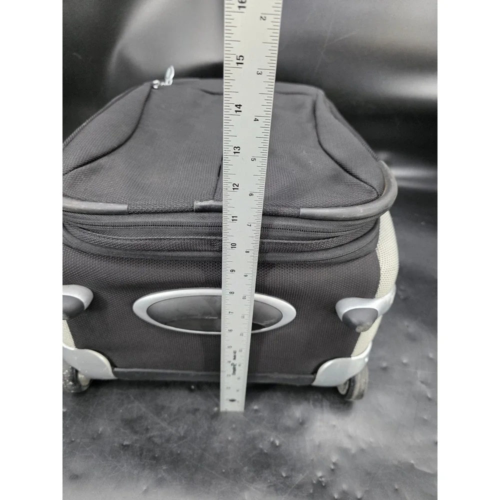 Tumi T3 Suitcase Luggage 2 Wheeled Carry On Limited Edition 22